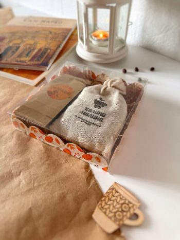 Коробка с прозрачной крышкой волна 15 см "Осенний презент"